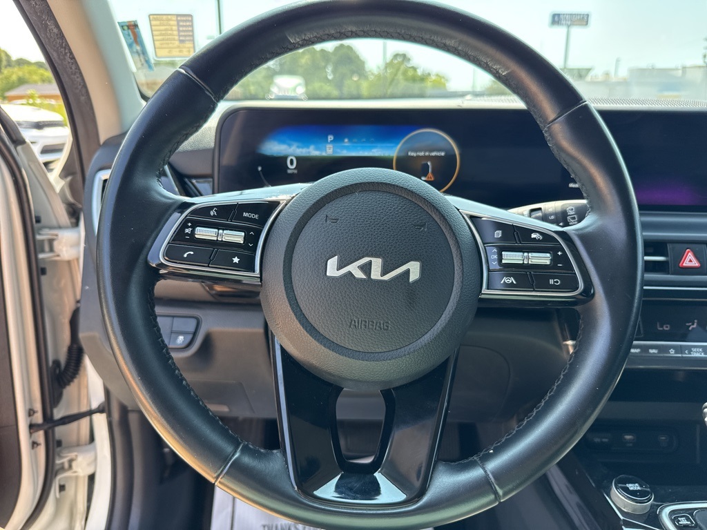 2024 Kia Seltos X-Line photo 17