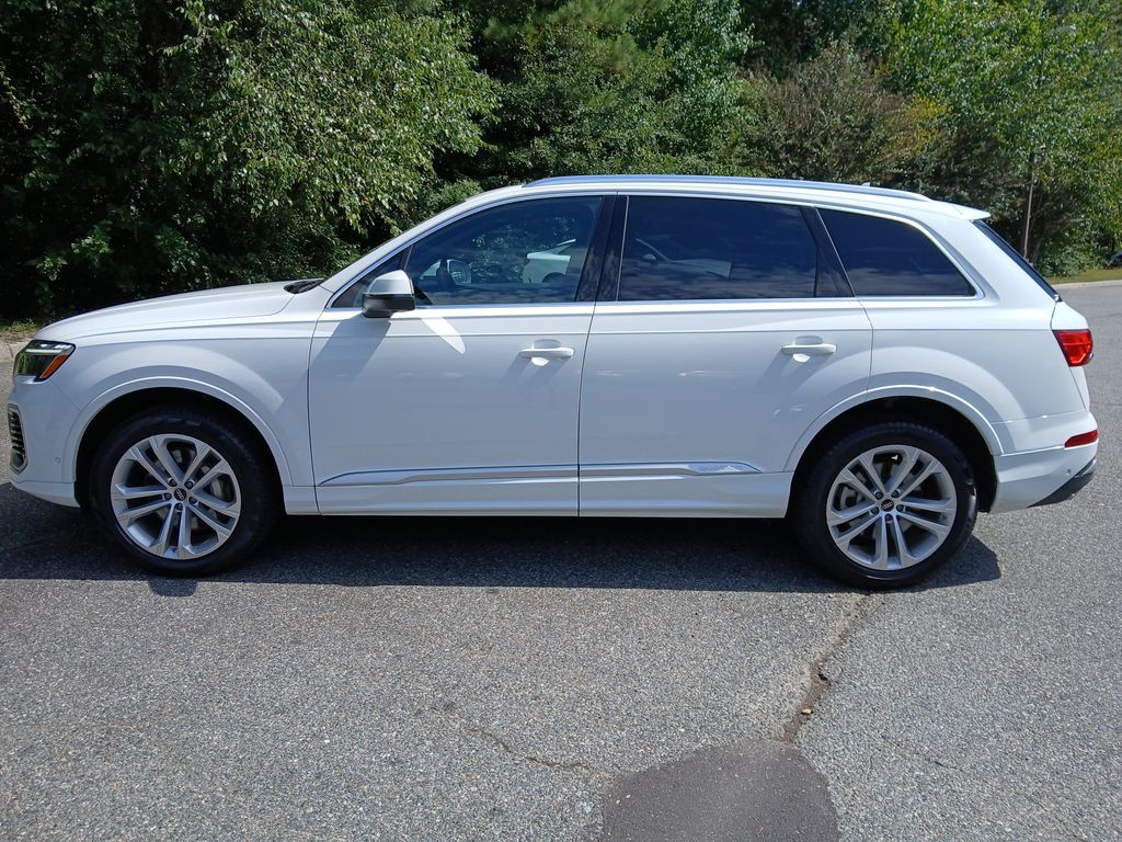 2025 Audi Q7 55 Premium Plus photo 2
