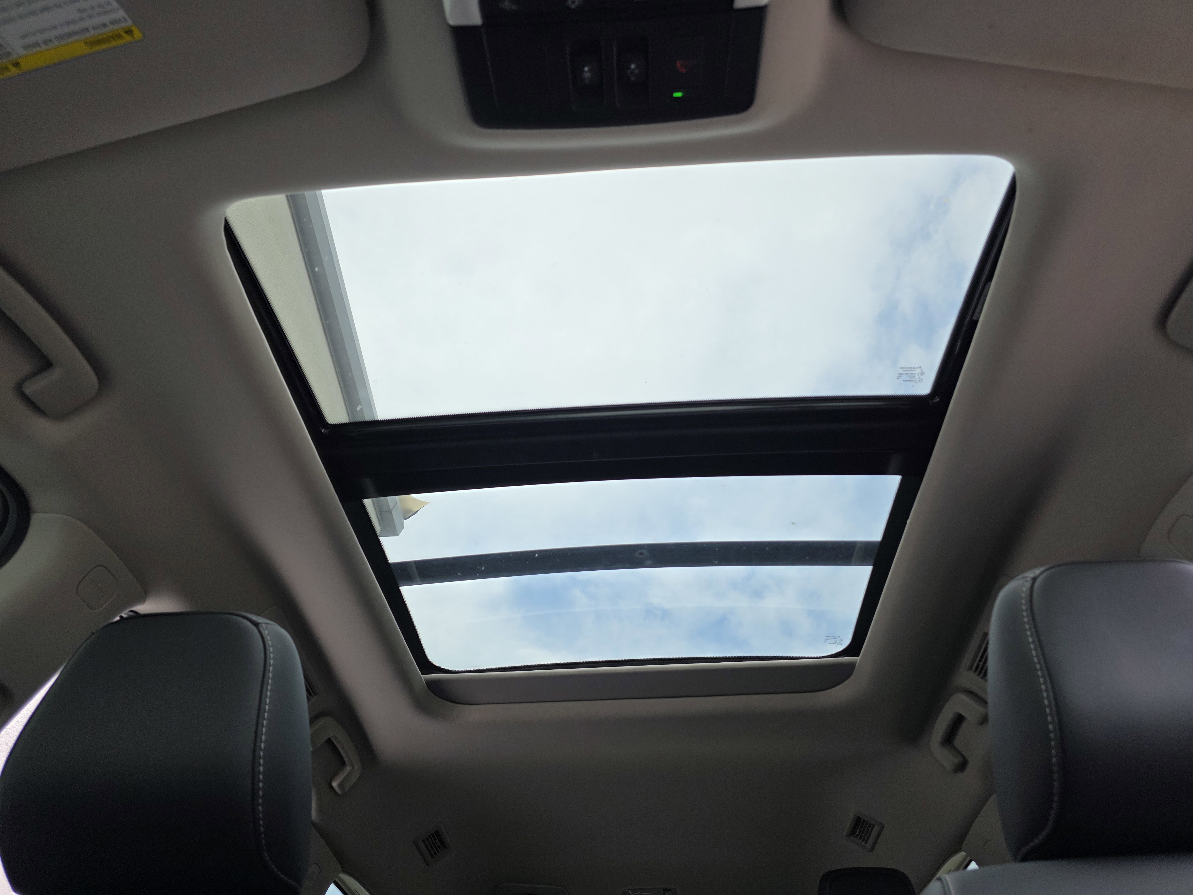 2023 Nissan Pathfinder Platinum photo 6