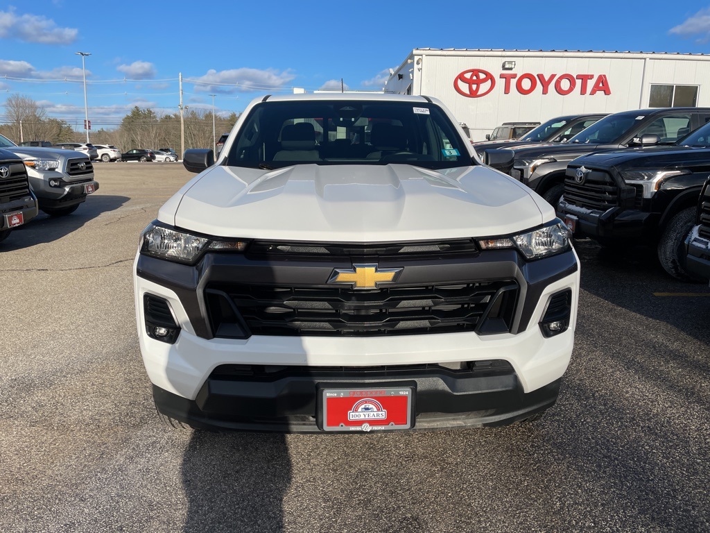 2023 Chevrolet Colorado LT photo 2