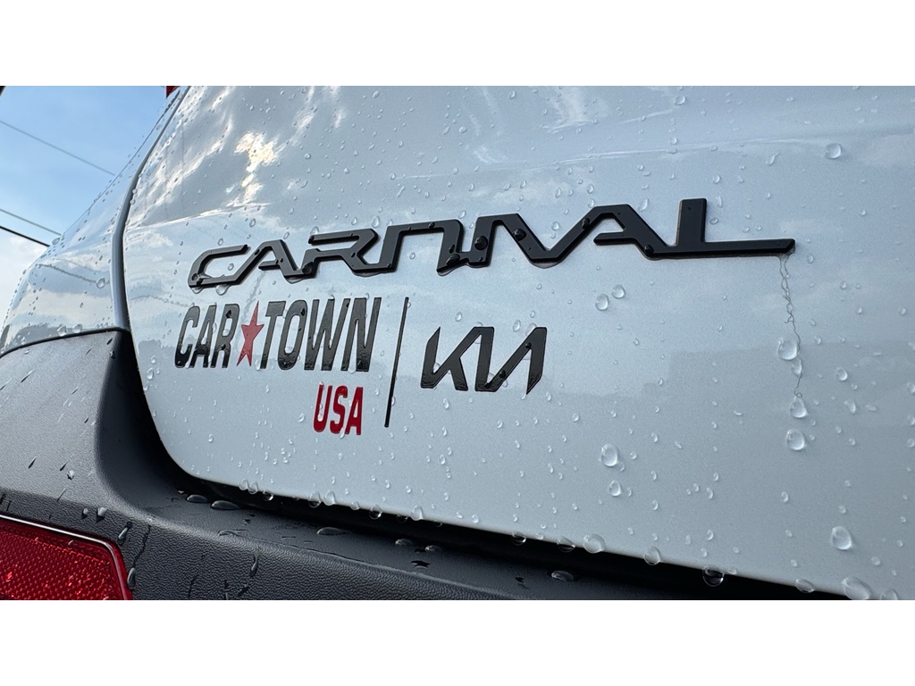 2026 Kia Carnival SX Prestige photo 5