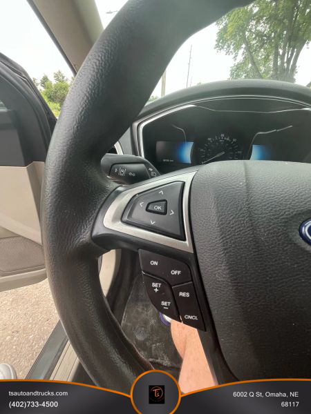 2018 Ford Fusion SE Hybrid photo 17