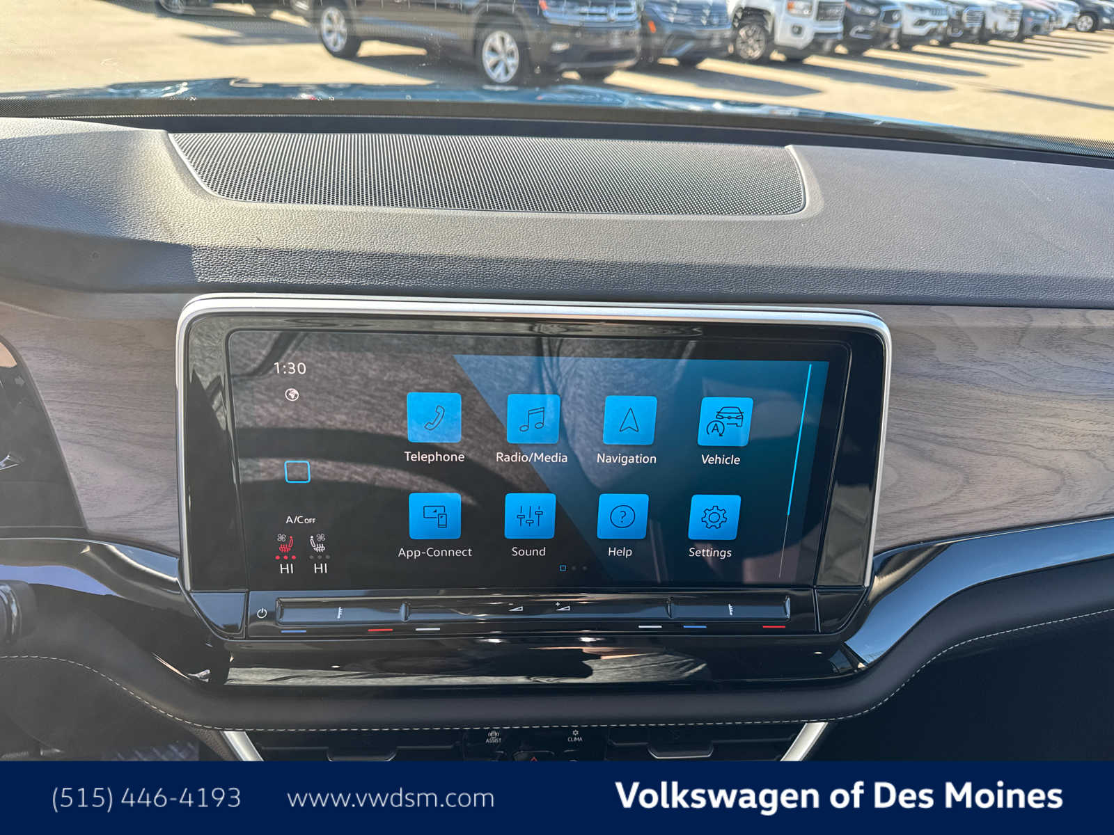 2025 Volkswagen Atlas SE Technology photo 16