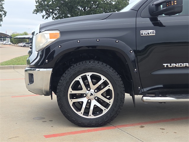 2017 Toyota Tundra SR5 photo 4