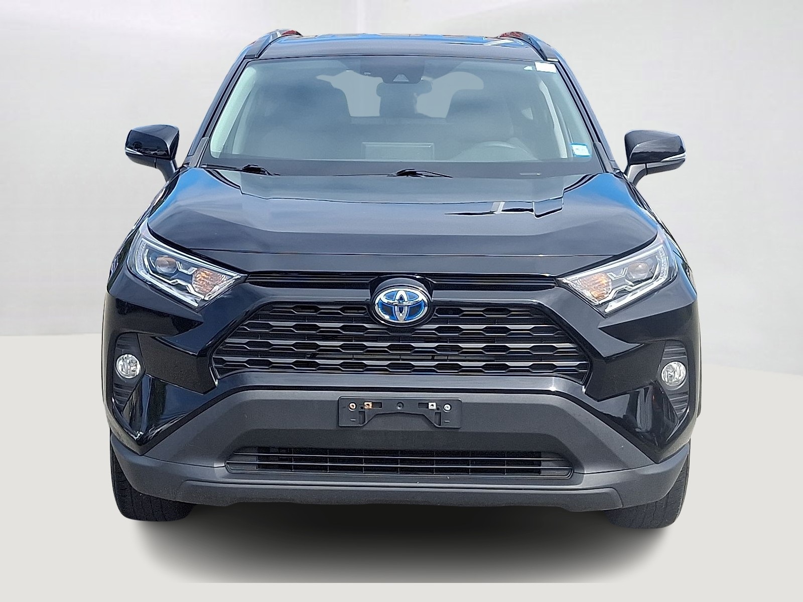 2021 Toyota RAV4 Hybrid XLE photo 2