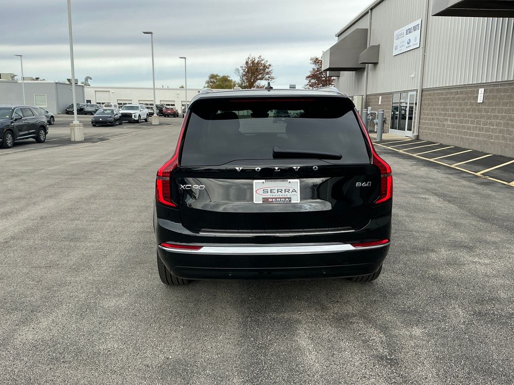 2026 Volvo XC90 AWD Plus photo 3