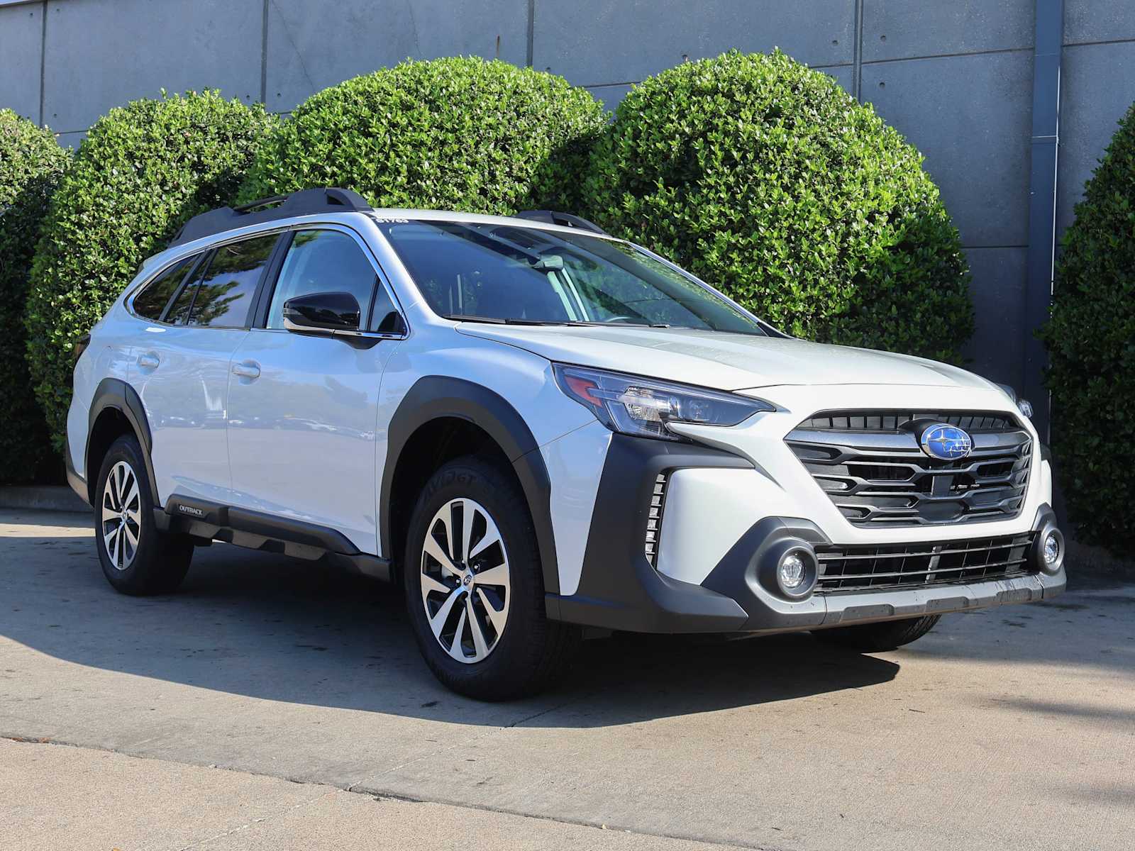 2025 Subaru Outback Premium photo 2