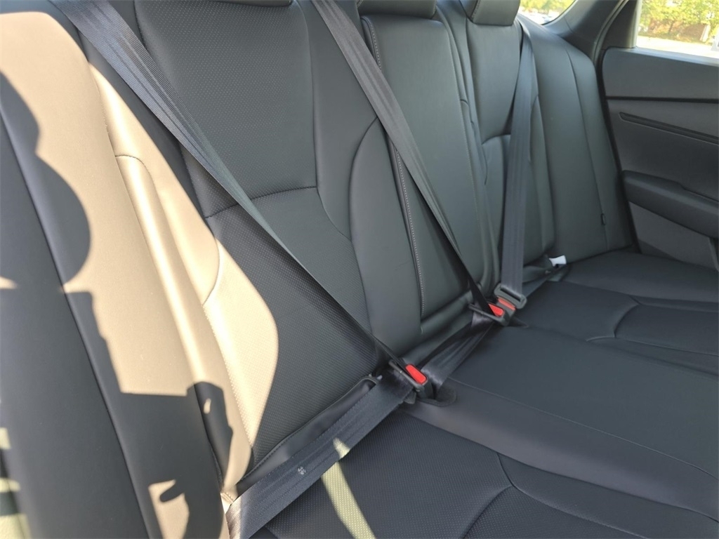 2025 Honda Accord Hybrid Sport-L photo 19