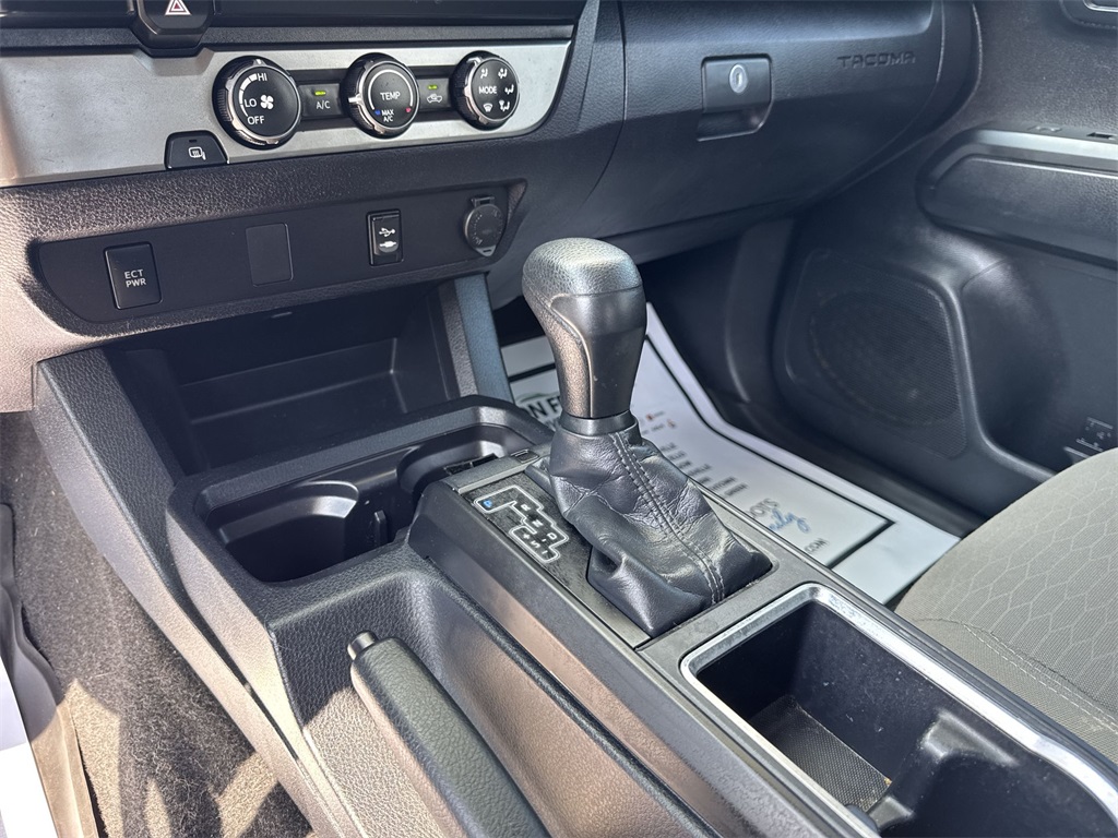 2019 Toyota Tacoma SR photo 19
