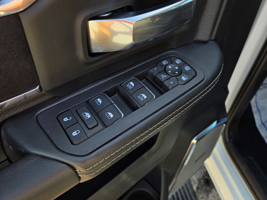 2025 Ram 2500 Laramie photo 10