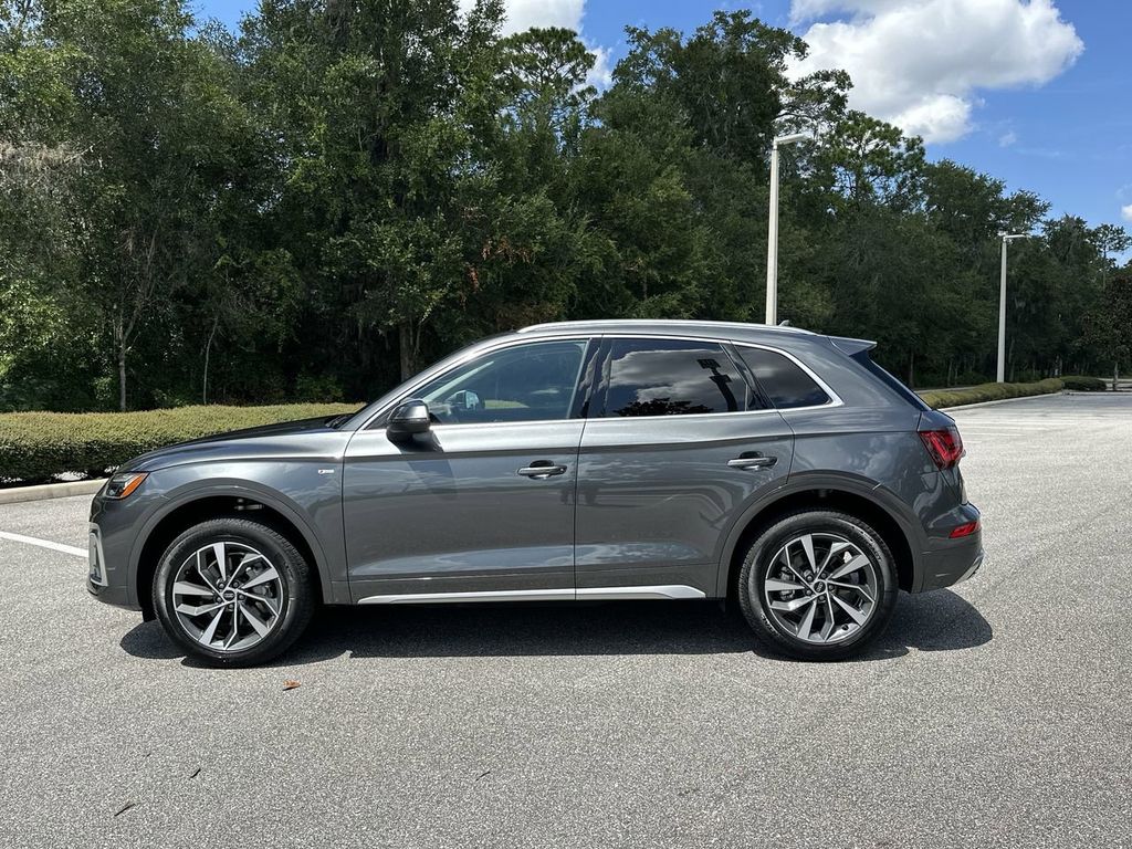 2024 Audi Q5 45 S line Premium photo 9