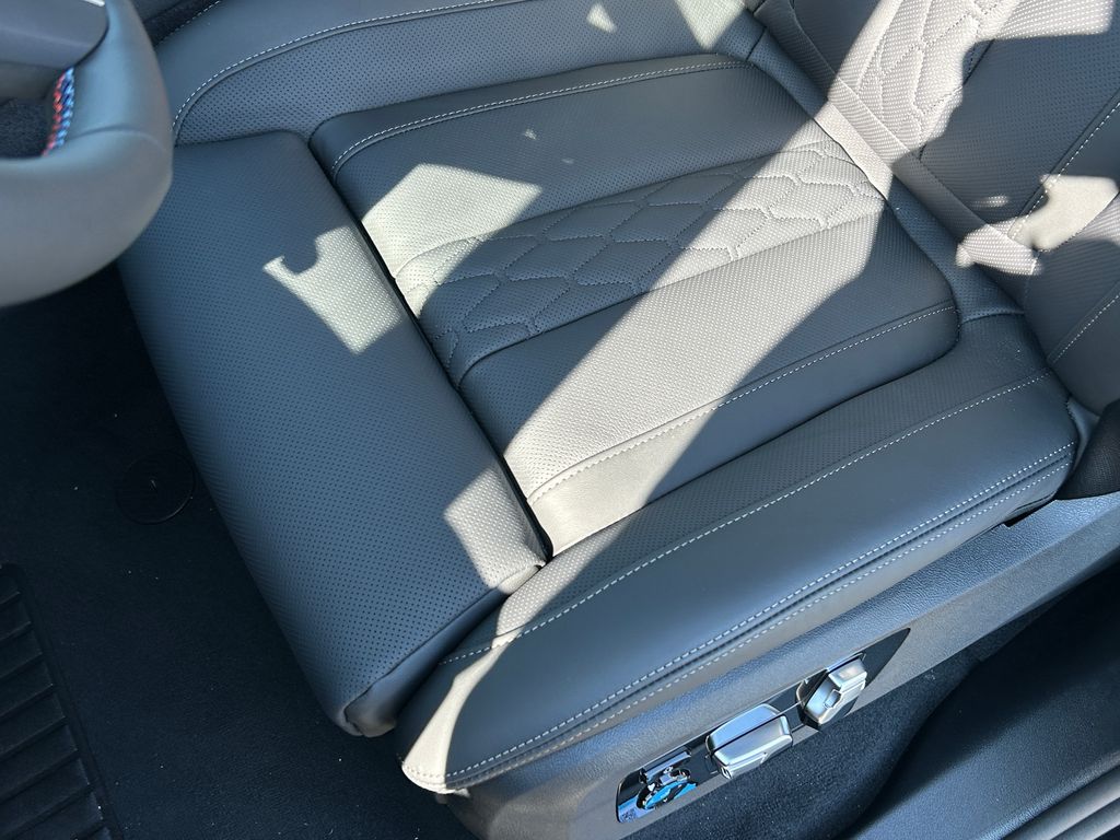 2026 Bmw X7 M60i photo 14