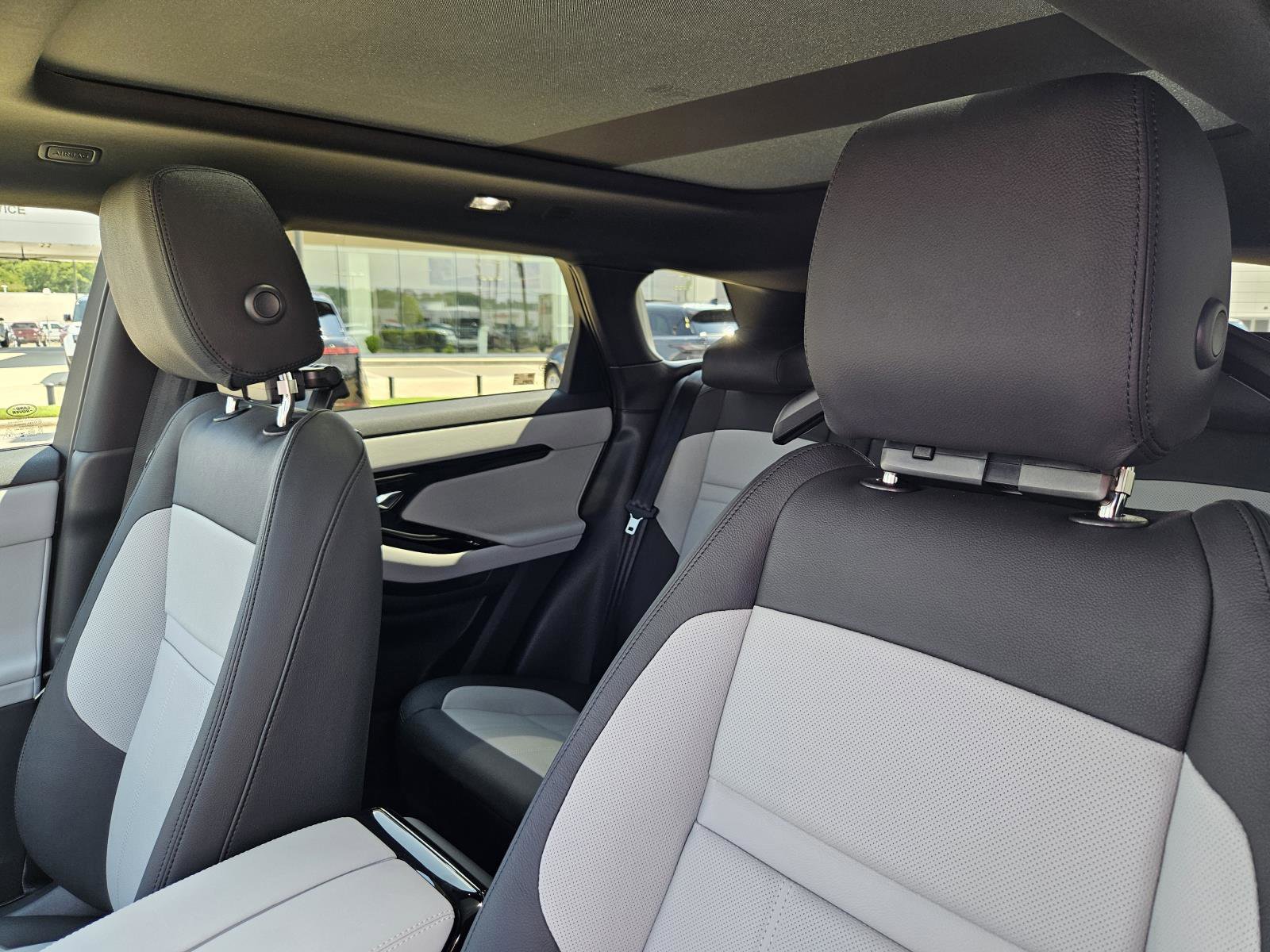 2026 Land Rover Range Rover Evoque Dynamic SE photo 20