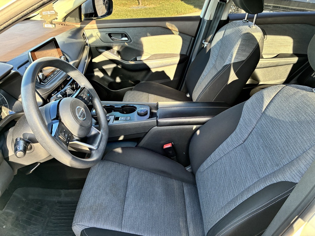 2021 Nissan Rogue SV photo 3