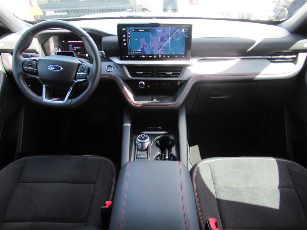 2025 Ford Explorer ST photo 12
