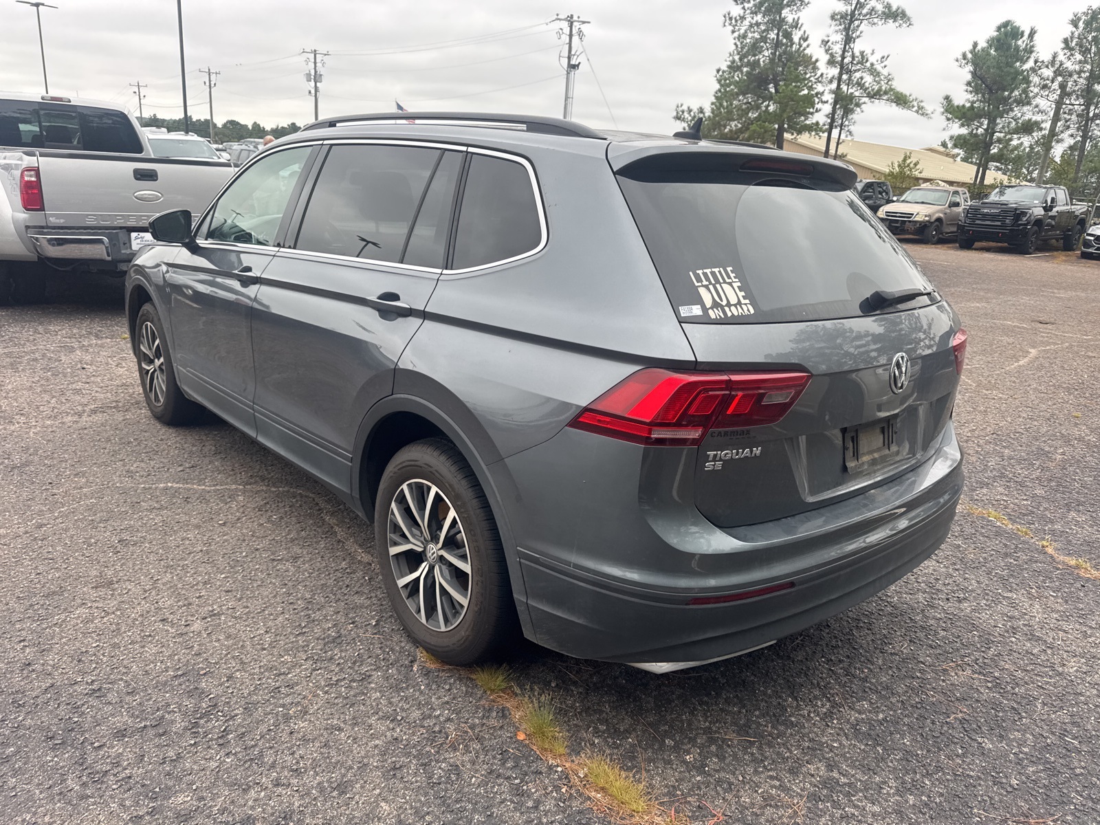 2019 Volkswagen Tiguan SE photo 2