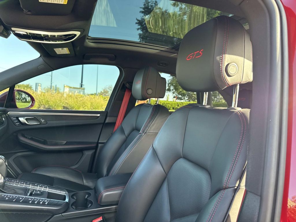 2021 Porsche Macan GTS photo 15