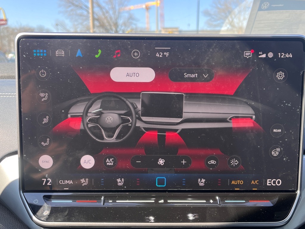 2025 Volkswagen ID.4 Pro Plus photo 10