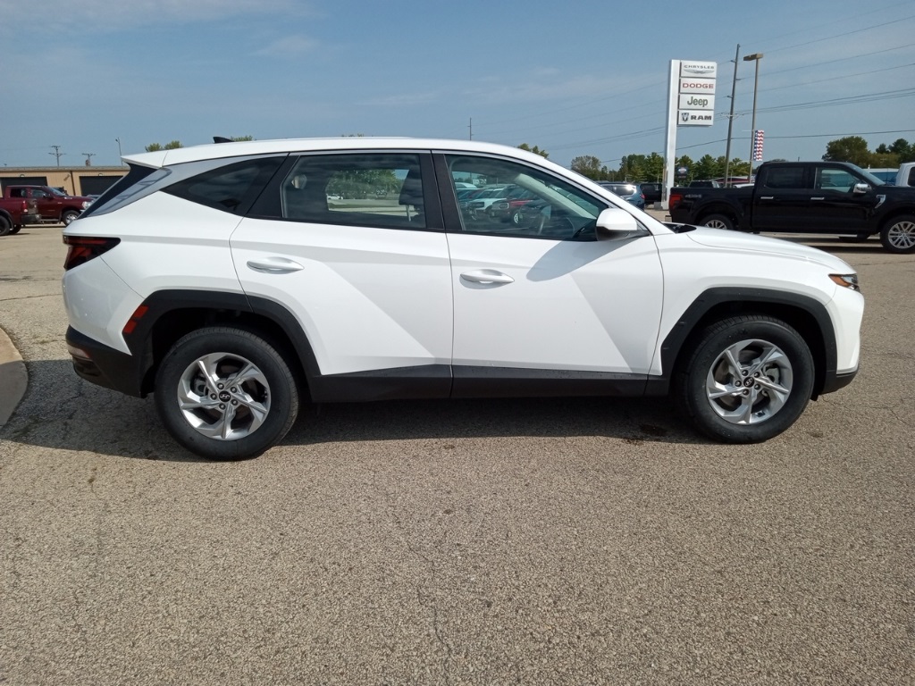 2023 Hyundai Tucson SE photo 4