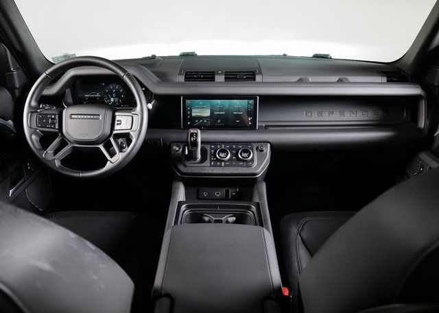 2024 Land Rover Defender 110 X-Dynamic SE photo 4