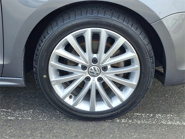 2011 Volkswagen Jetta SEL photo 8