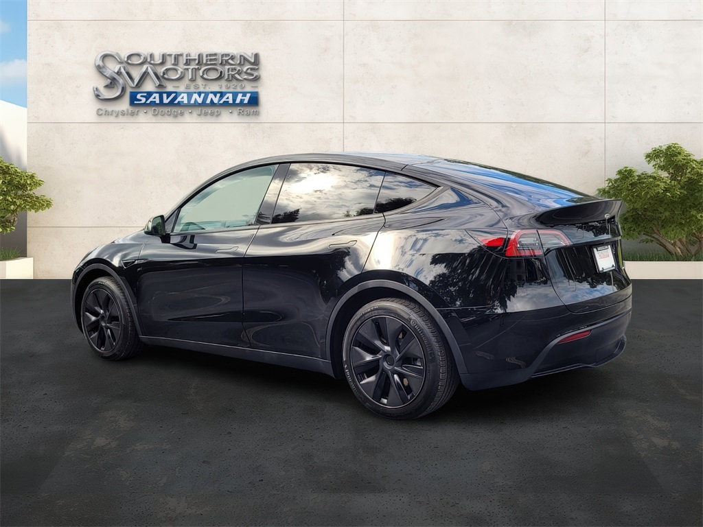 2025 Tesla Model Y Long Range photo 3