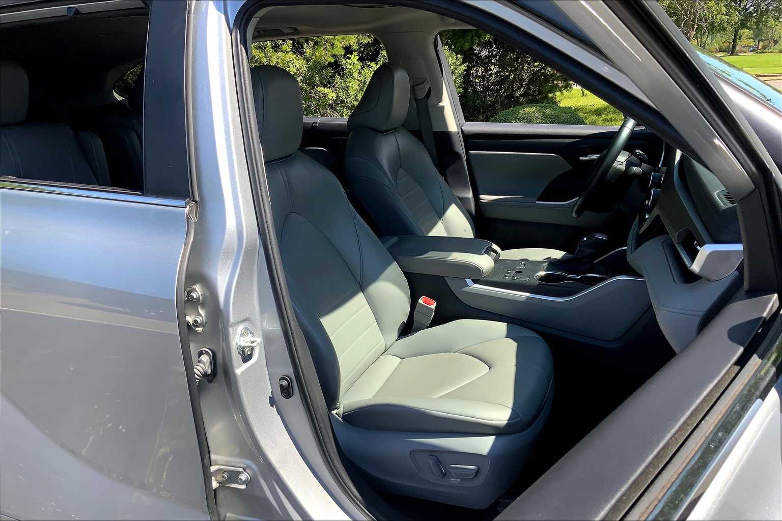 2023 Toyota Highlander XLE photo 8