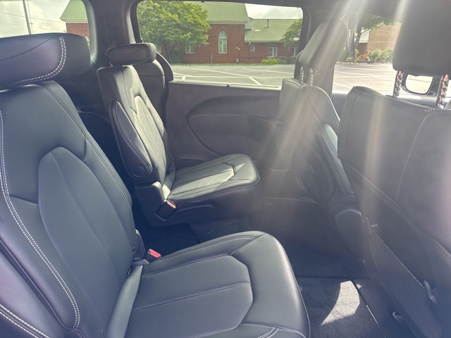 2025 Chrysler Voyager LX photo 12