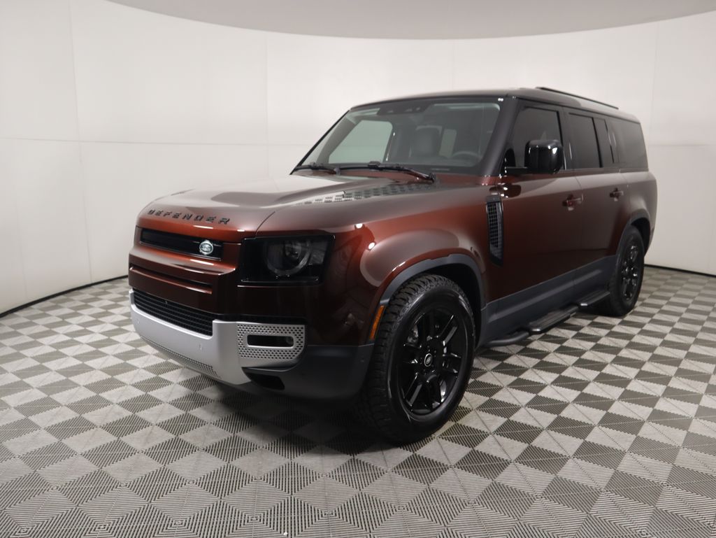 2025 Land Rover Defender S's photo