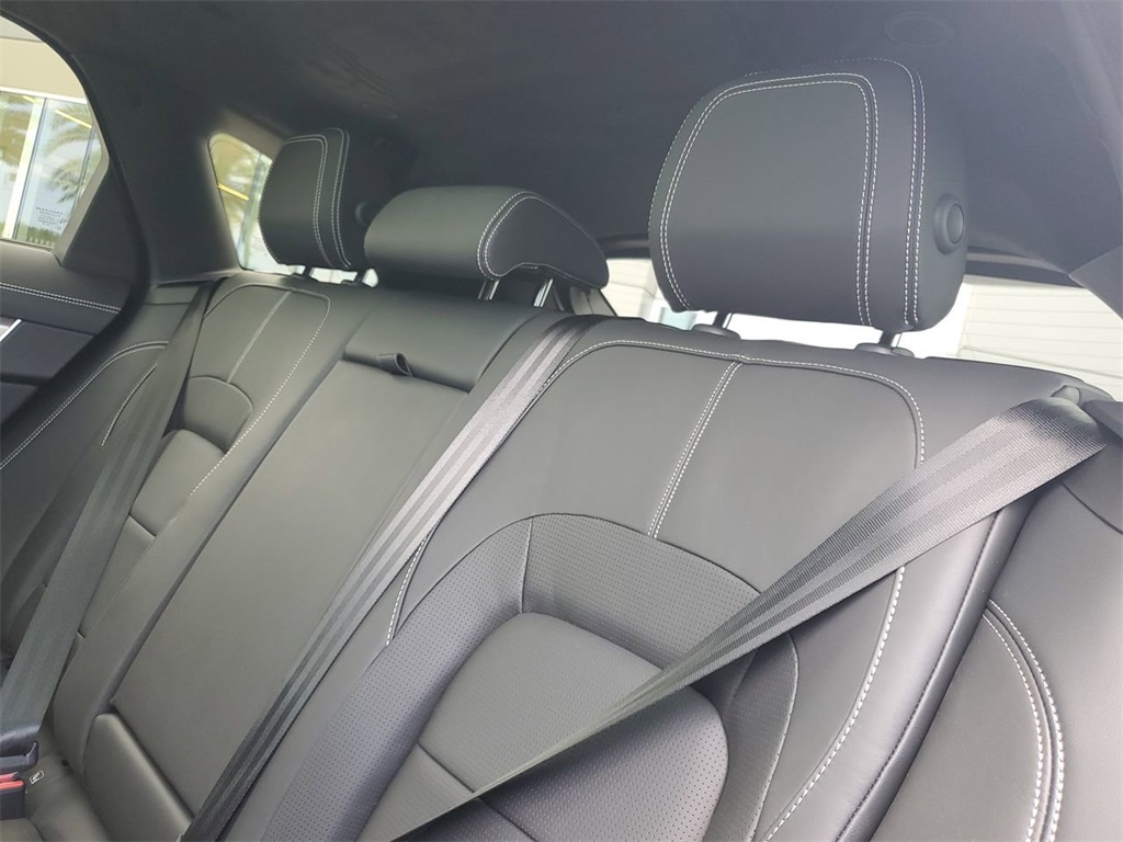 2026 Jaguar F-PACE P400 R-Dynamic S photo 14