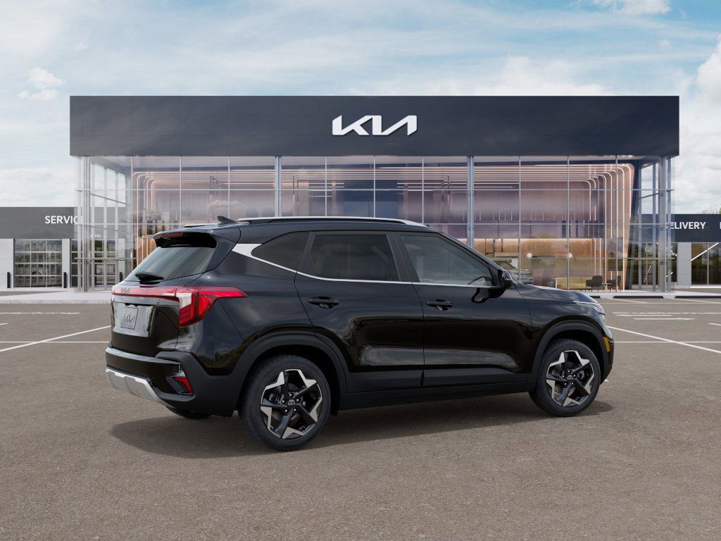 2025 Kia Seltos EX photo 5