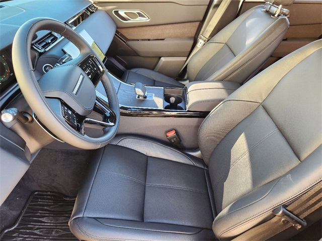 2025 Land Rover Range Rover Velar SE photo 11