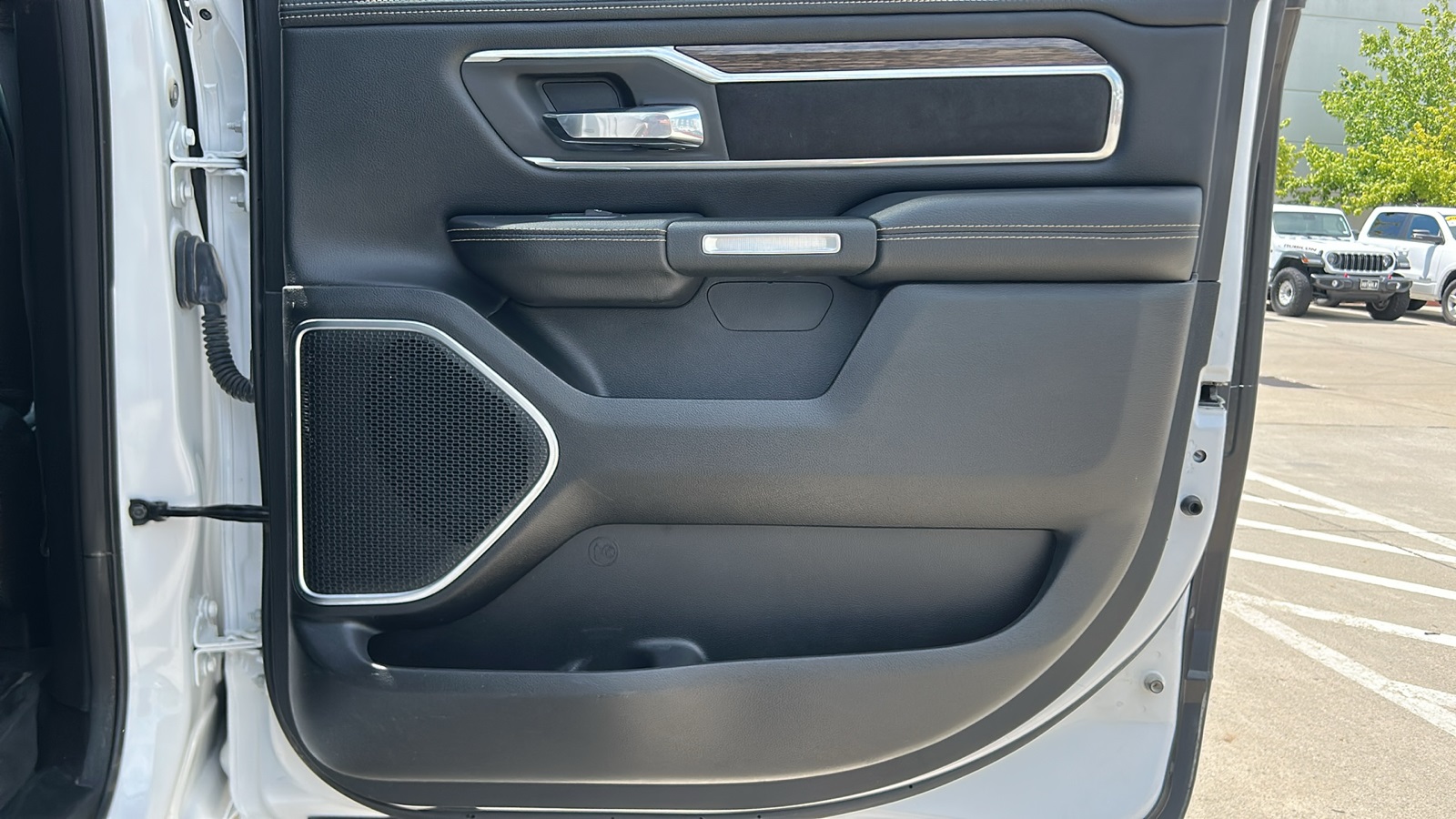 2020 Ram 1500 Laramie photo 18