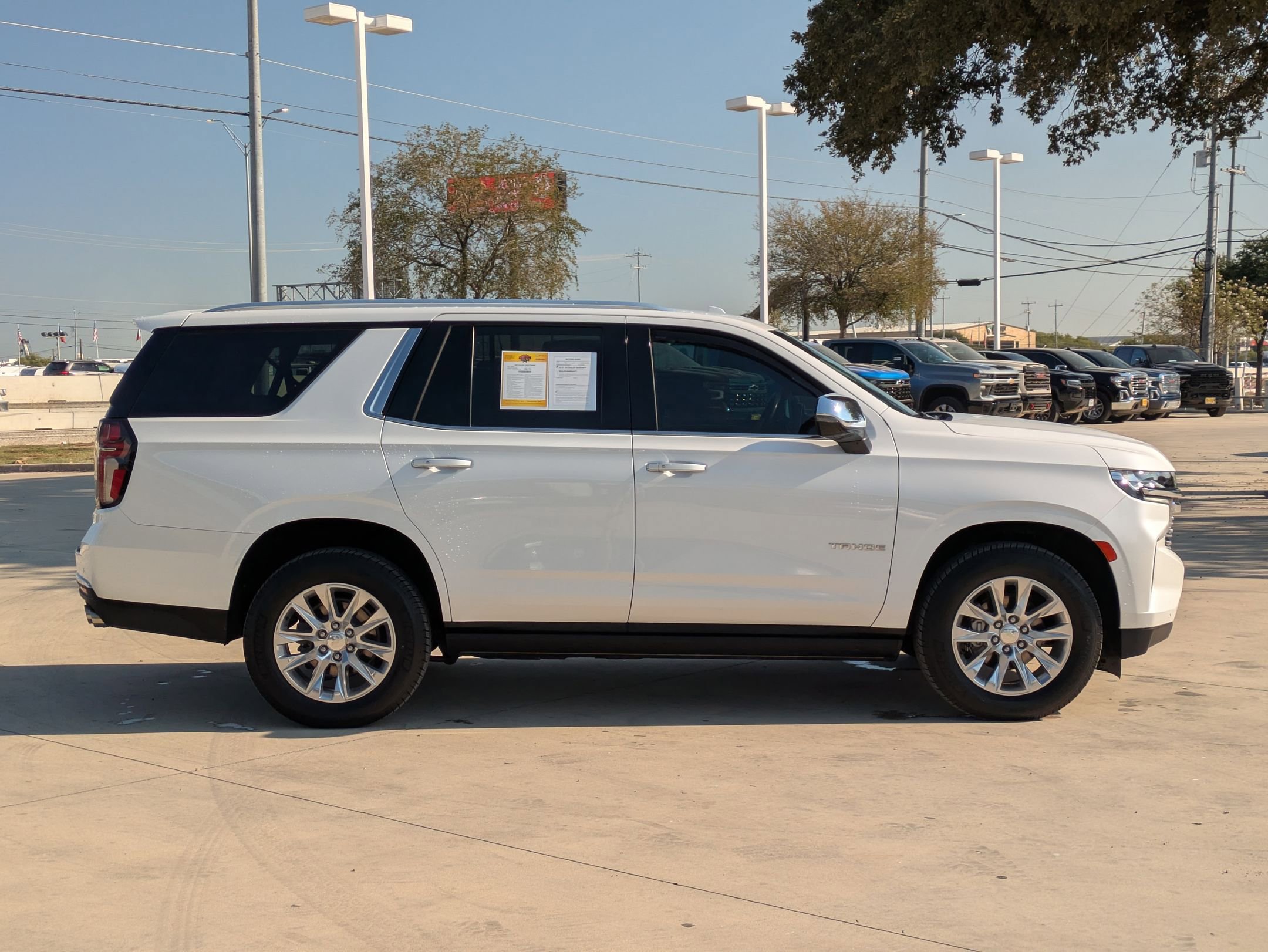 2022 Chevrolet Tahoe Premier photo 2