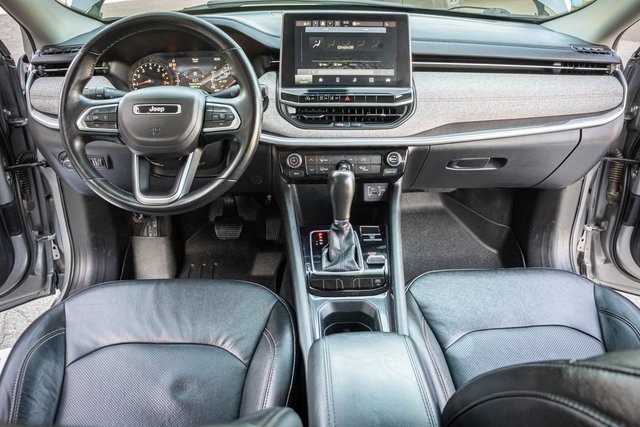 2022 Jeep Compass Latitude Lux photo 28
