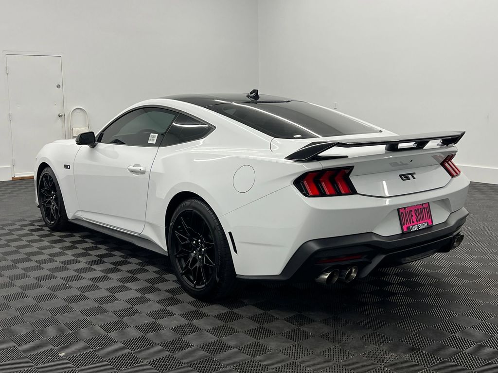2024 Ford Mustang GT Premium photo 3