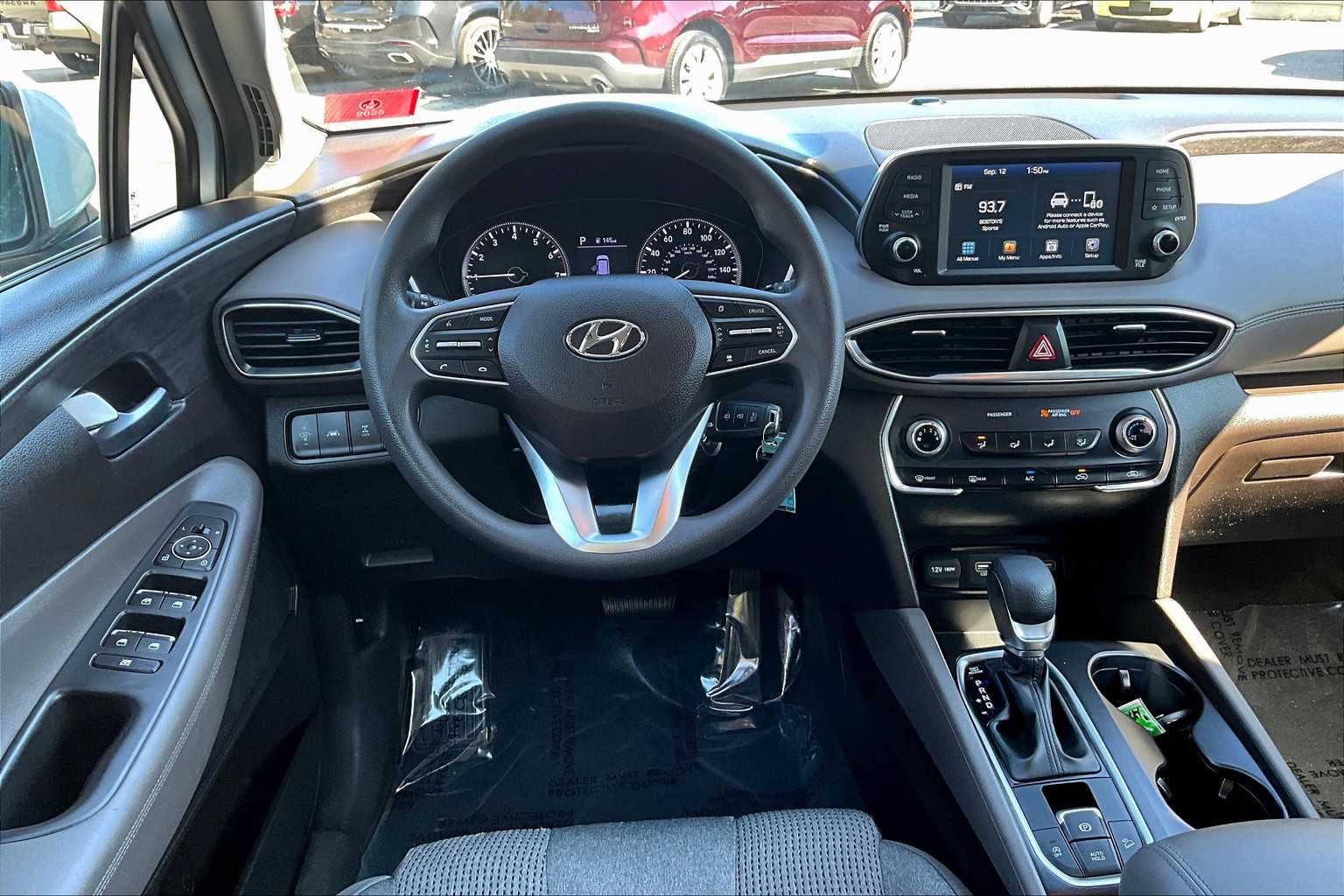 2020 Hyundai Santa Fe SE photo 5
