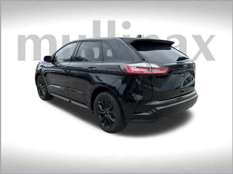 2024 Ford Edge SE photo 3