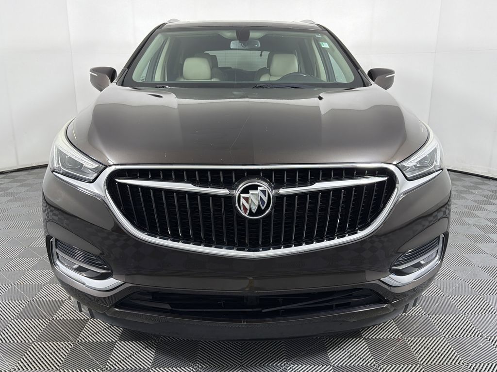 2018 Buick Enclave Essence photo 2