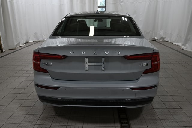 2024 Volvo S60 B5 Plus photo 10