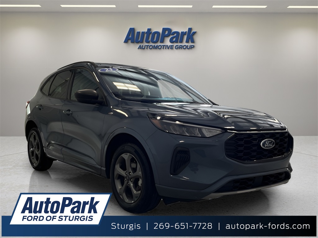 2023 Ford Escape ST-Line's photo