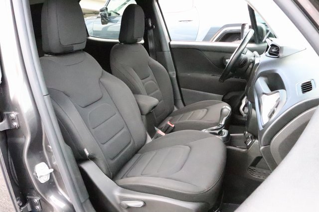 2021 Jeep Renegade Latitude photo 16