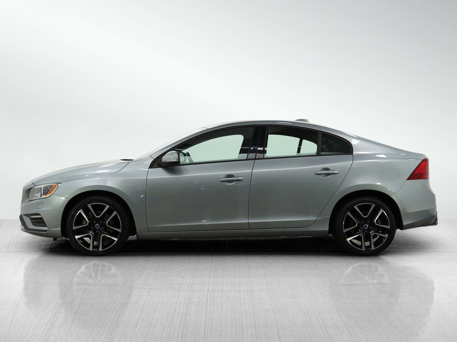 Used 2018 Volvo S60 Dynamic with VIN YV140MTL0J2462525 for sale in Burnsville, Minnesota