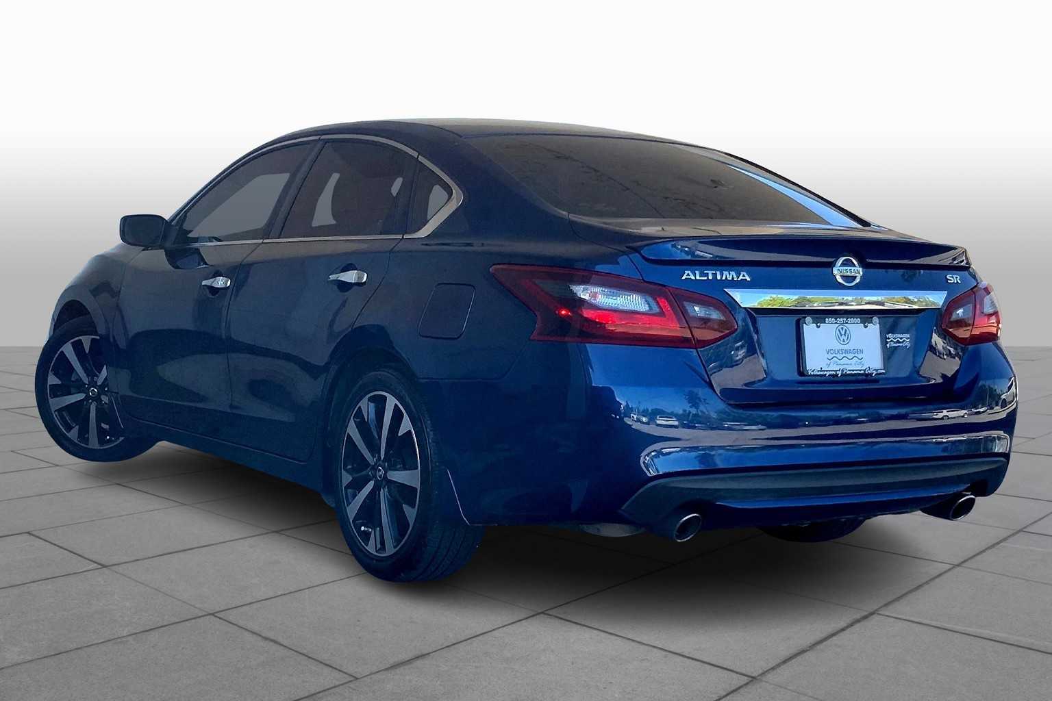 2018 Nissan Altima 2.5 SR photo 11