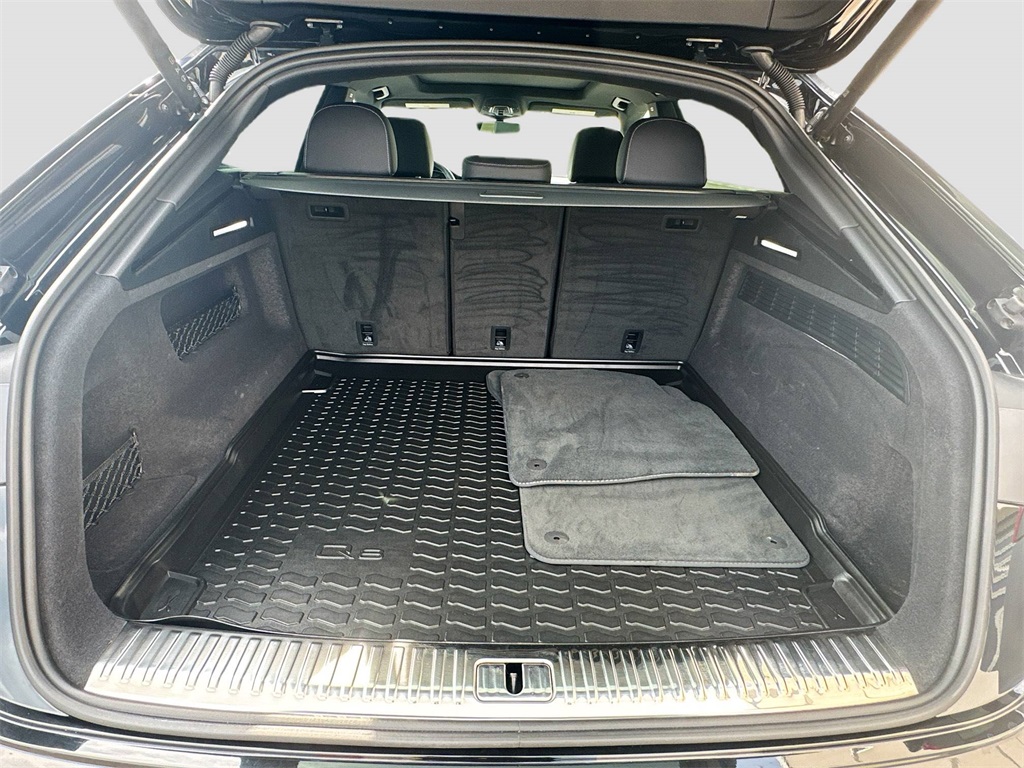 2025 Audi Q8 55 Premium Plus photo 23