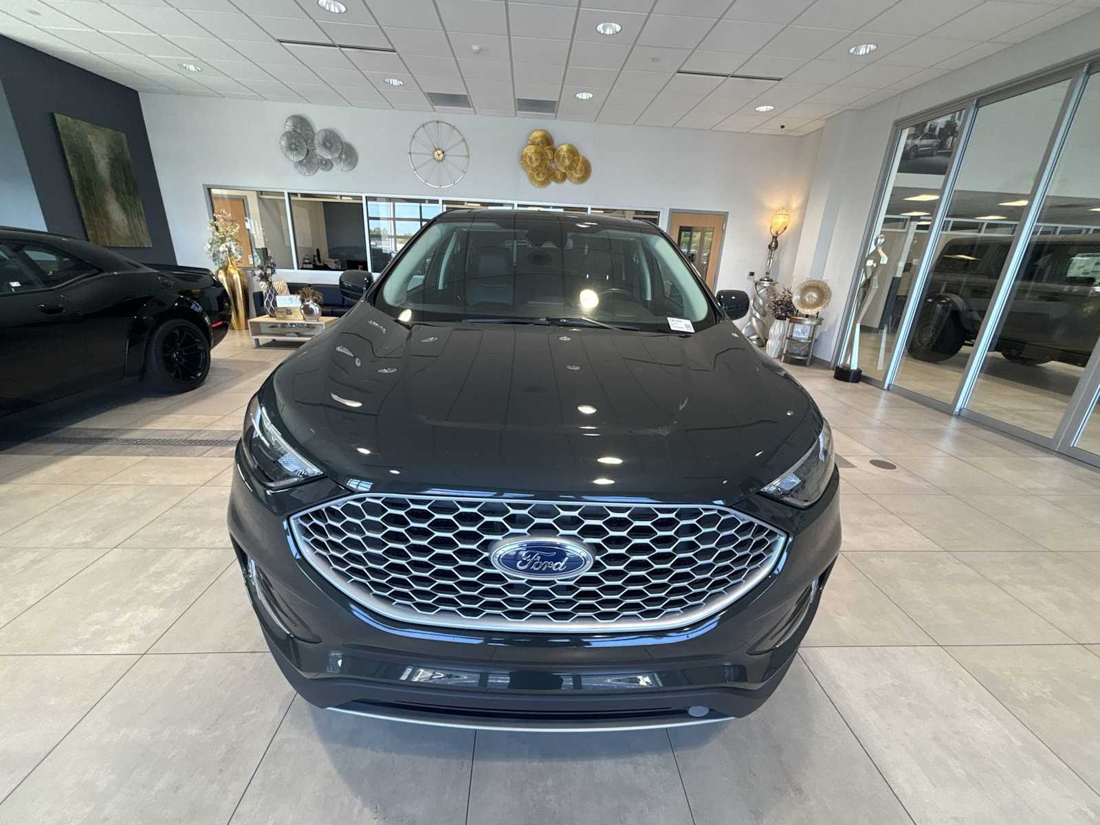 2024 Ford Edge SEL photo 8