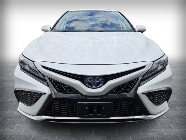 2021 Toyota Camry Hybrid XSE photo 2