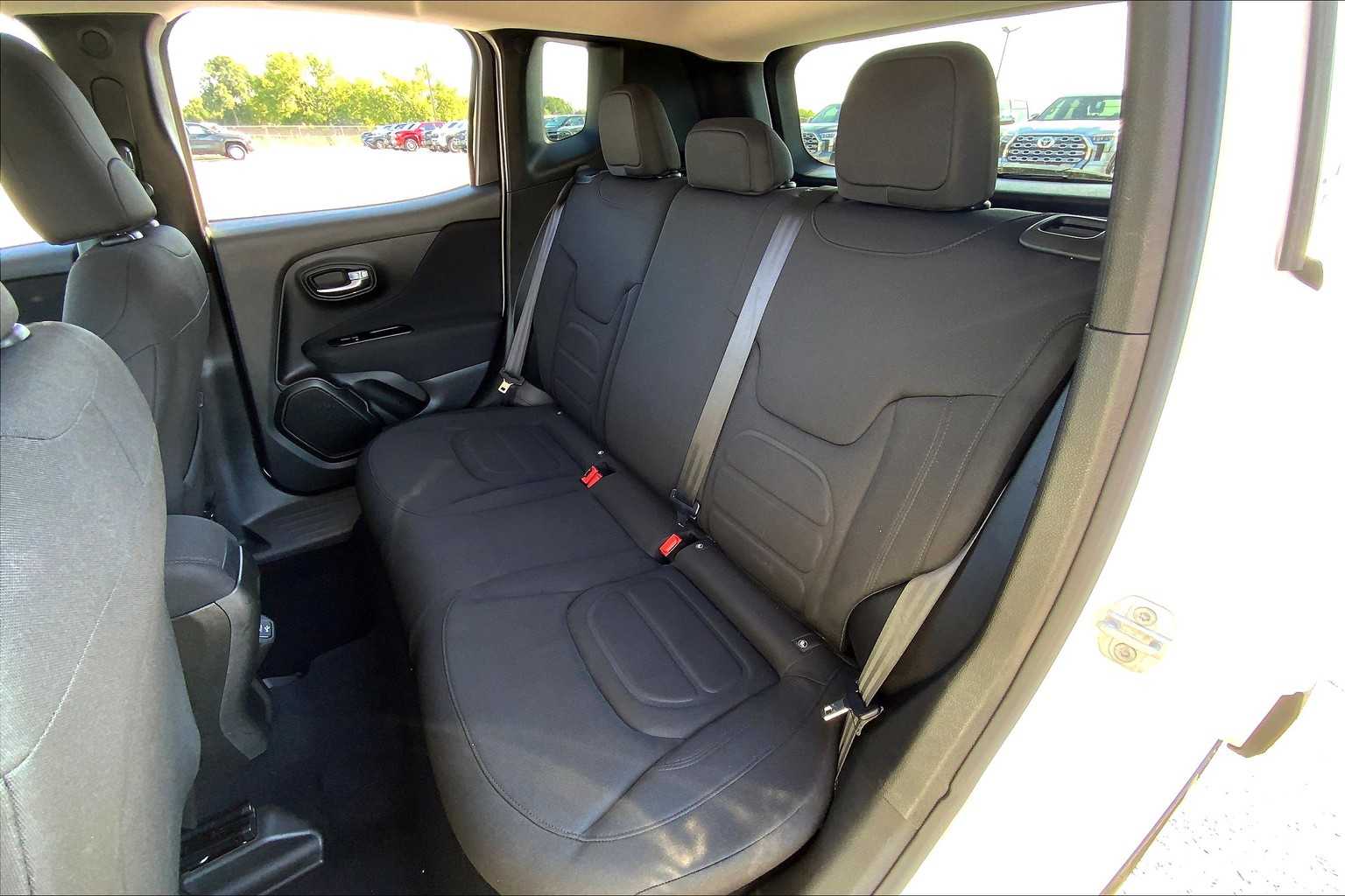 2021 Jeep Renegade Latitude photo 18