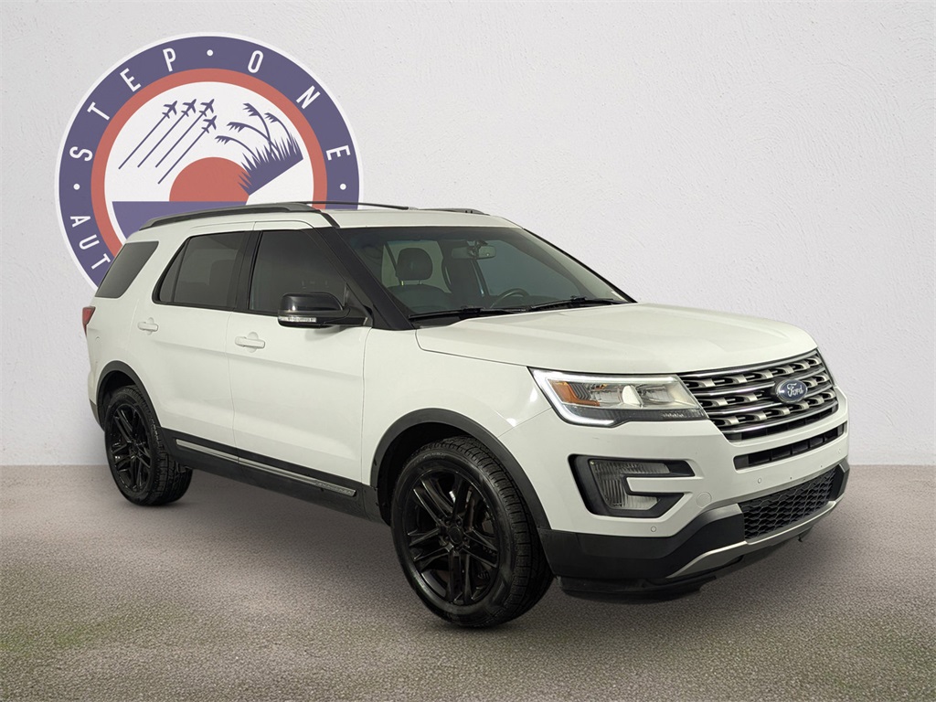 2017 Ford Explorer XLT's photo