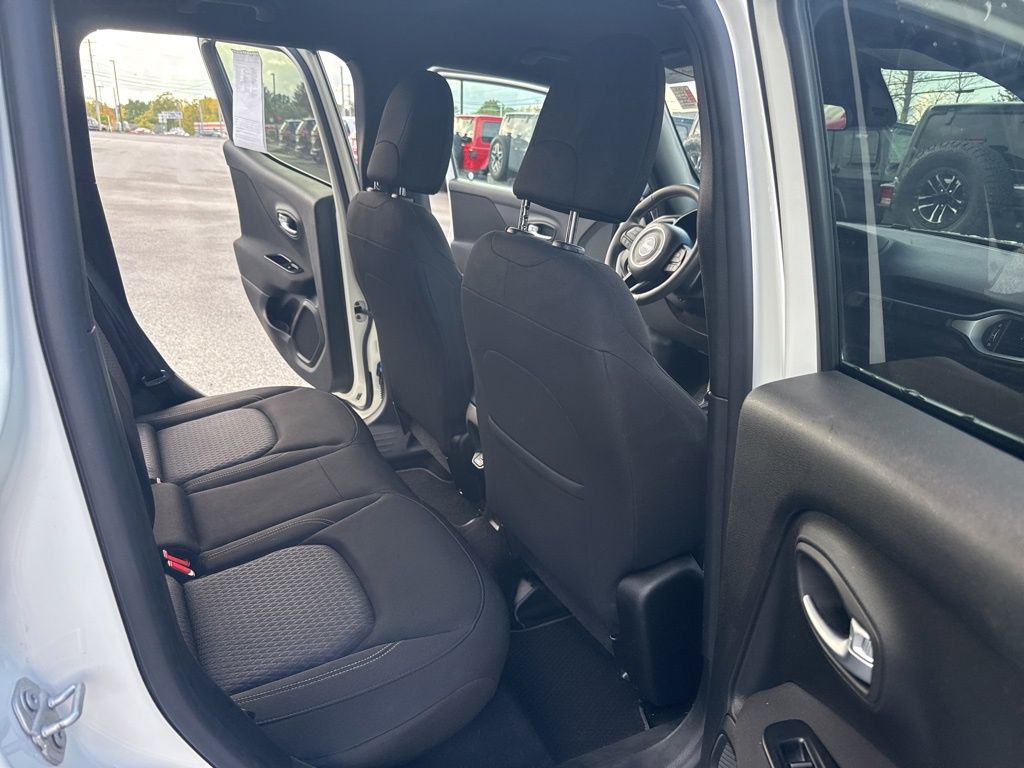 2021 Jeep Renegade Latitude photo 15